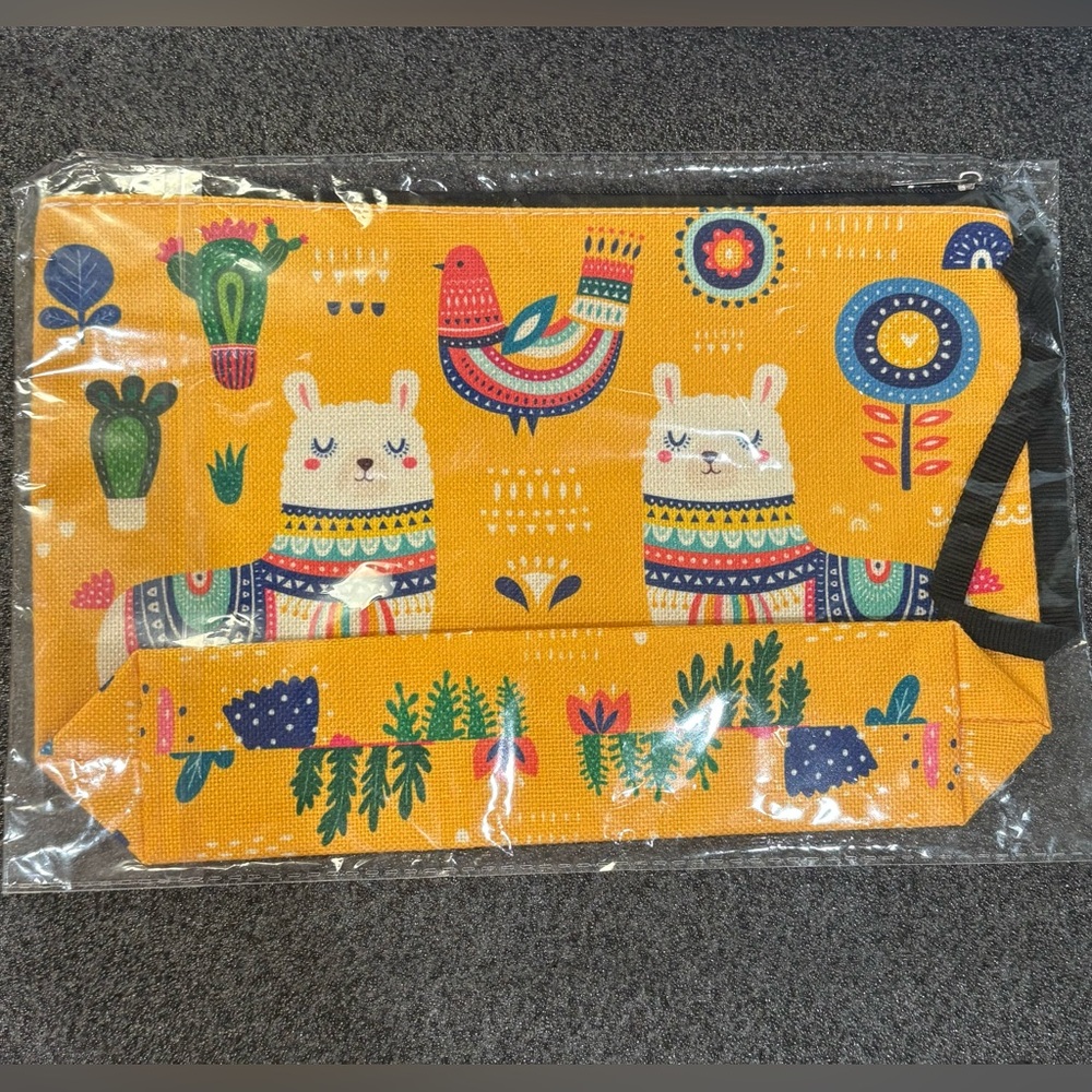 New Cute Llama Print Pouch - Picture 2 of 2